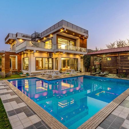 Stayvista'S Bella Dream - Mountain-View With Outdoor Pool, Lawn Featuring A Gazebo & Indoor Games Удайпур Экстерьер фото