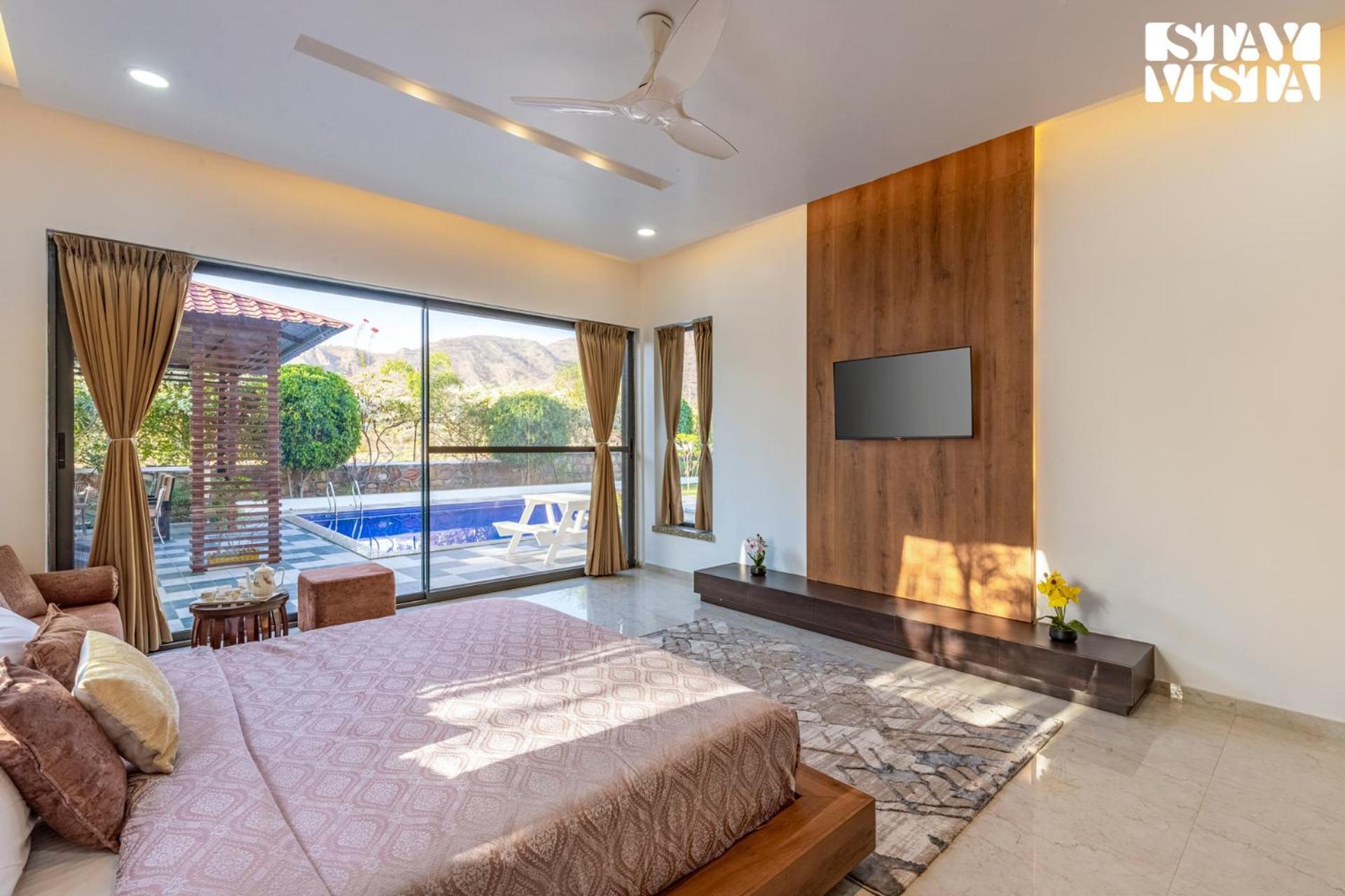 Stayvista'S Bella Dream - Mountain-View With Outdoor Pool, Lawn Featuring A Gazebo & Indoor Games Удайпур Экстерьер фото
